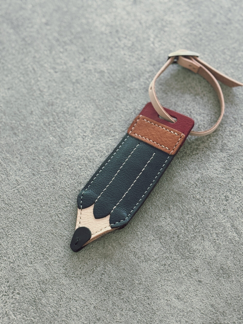 五月限定手作小聚｜繽紛扭結掛件 × 皮革行李吊牌